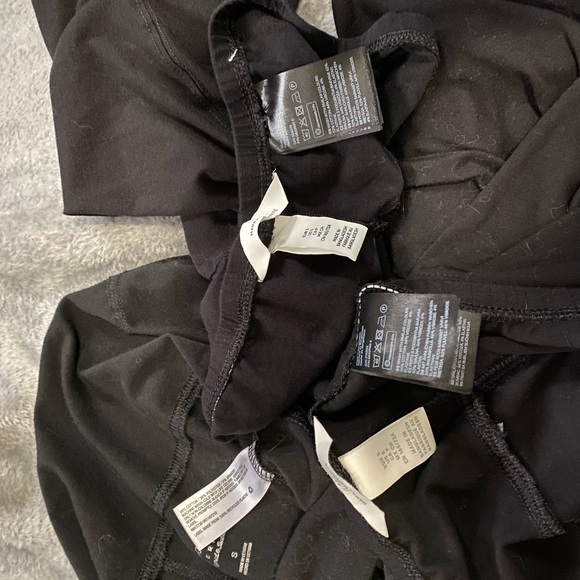 Gently used maternity pants - Picture 3 of 9